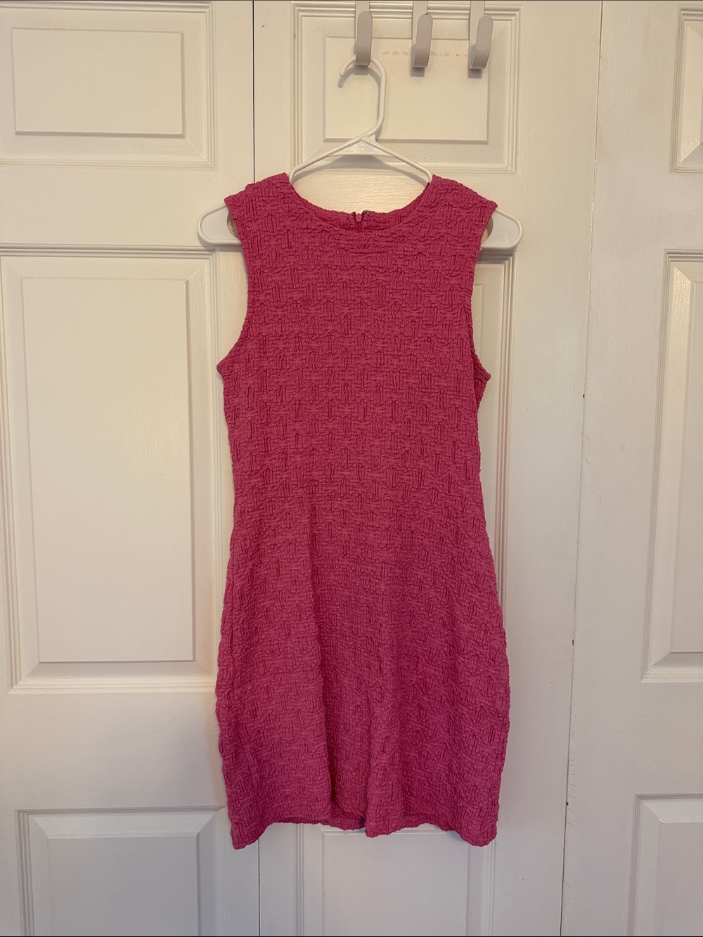 Textured Sleeveless Pink Shift Dress